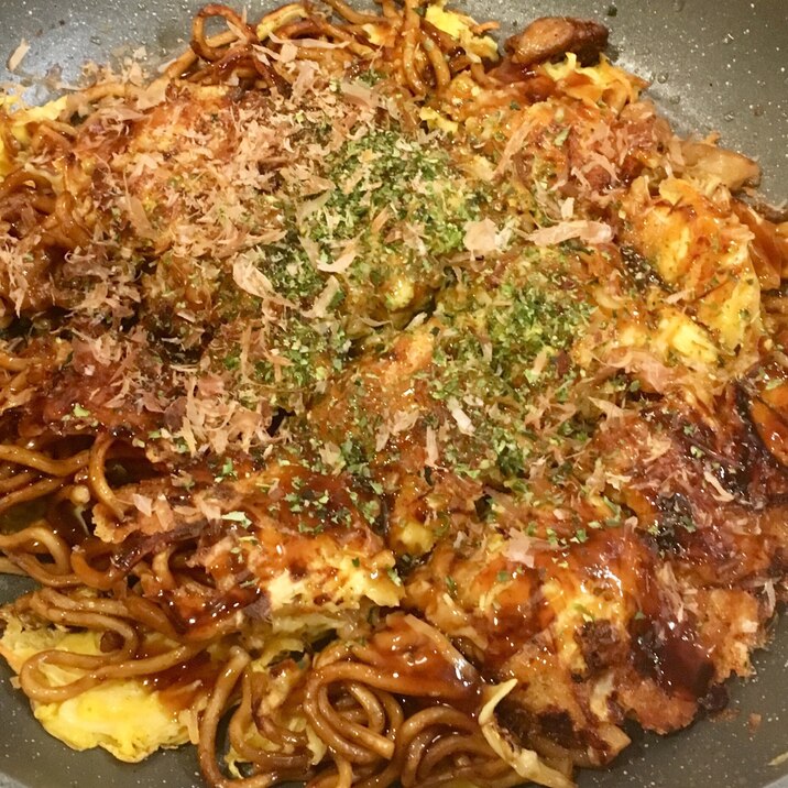 我が家のあまった焼きそば★チーズinモダン焼き♪